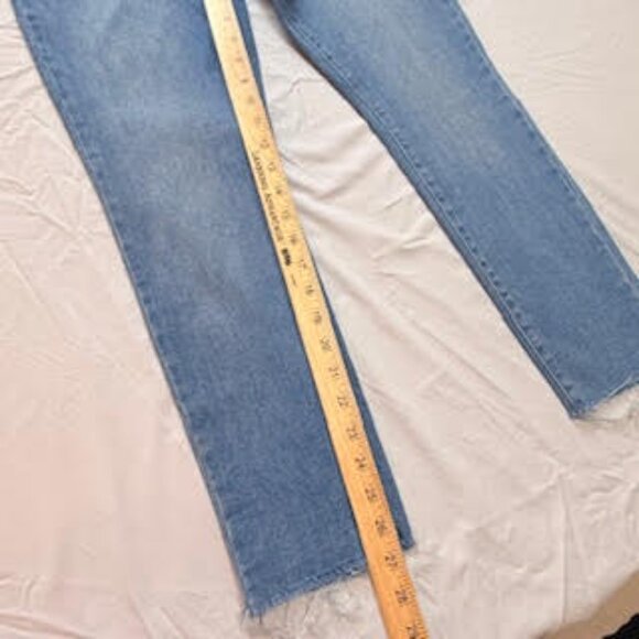 Distressed, Levi’s 711 Skinny Jeans | Grommet Detail Light Wash Raw Hem |Size 30 - Picture 8 of 10